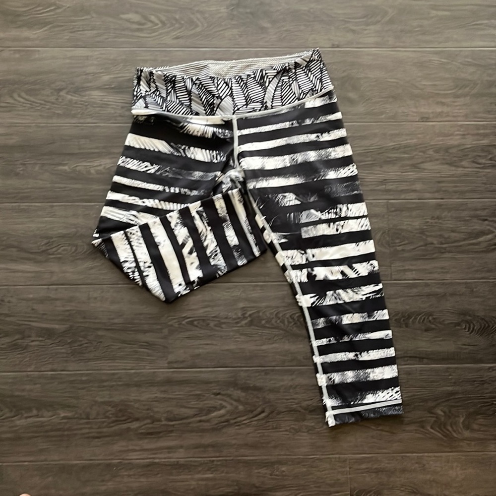Lululemon Size 10, fun Palm Tree Zebra Leggings